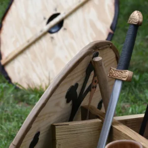 Épée Viking et boucliers en bois - Musée Viking Roskilde
