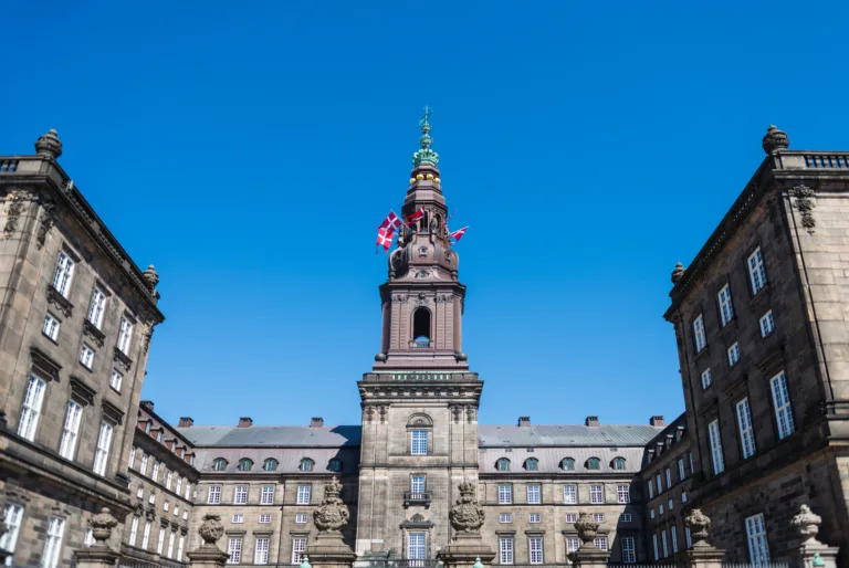 urban-scene-with-historical-christiansborg-palace