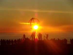 Soleil de minuit au Cap Nord, Norvège, @carnetdevan